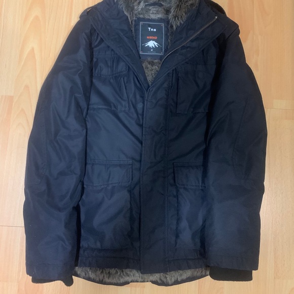 Aritzia Tna Niseko Parka BLACK Size MED - Picture 2 of 6
